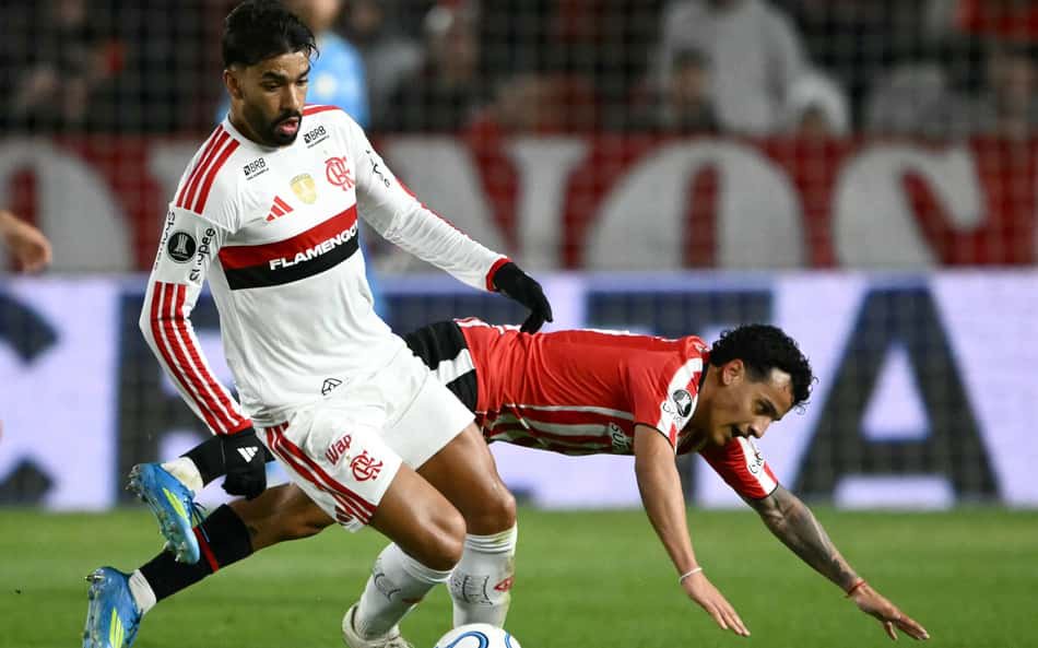 Lucas Paquetá em Estudiantes x Flamengo
