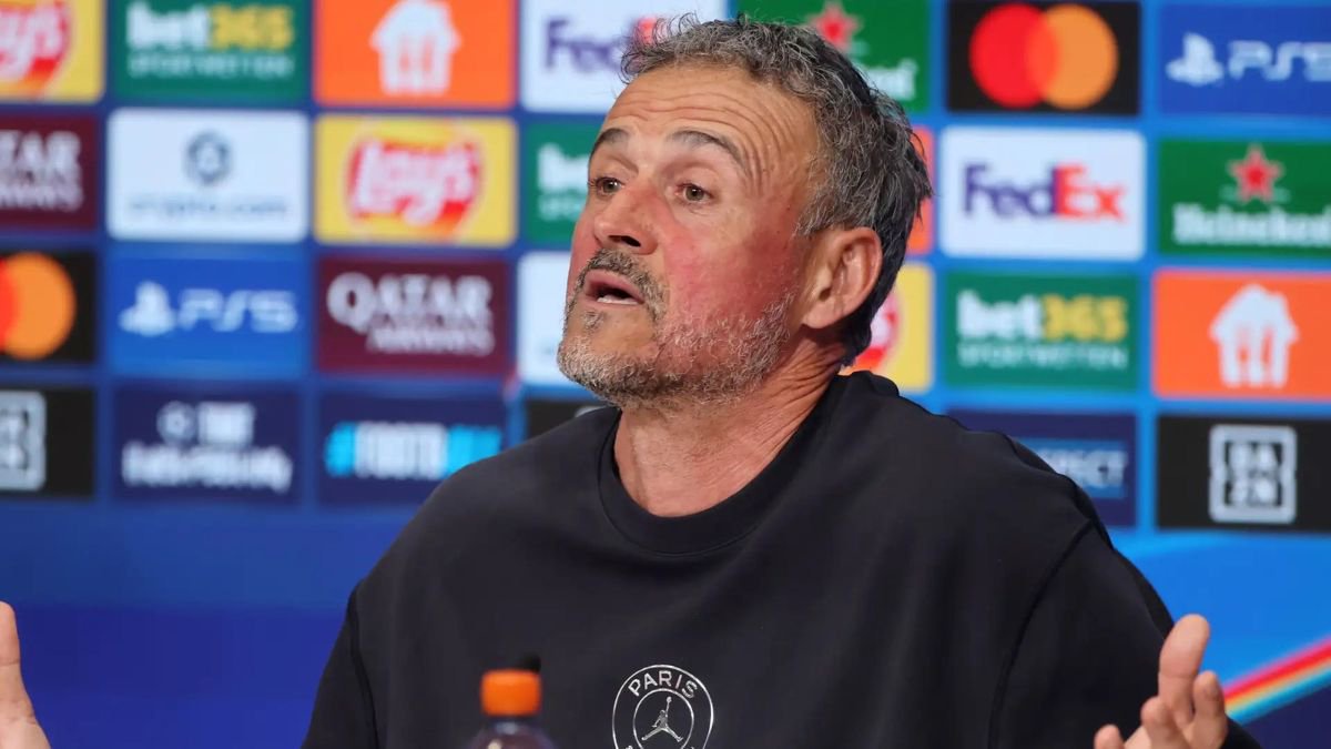 “Business as usual” – PSG coach refuses to give his players an excuse after triple blow