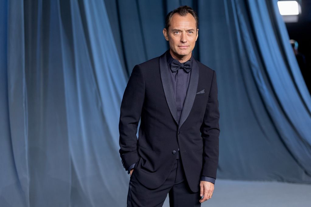 Jude Law attends the Academy Gala Academy Museum of Motion Pictures