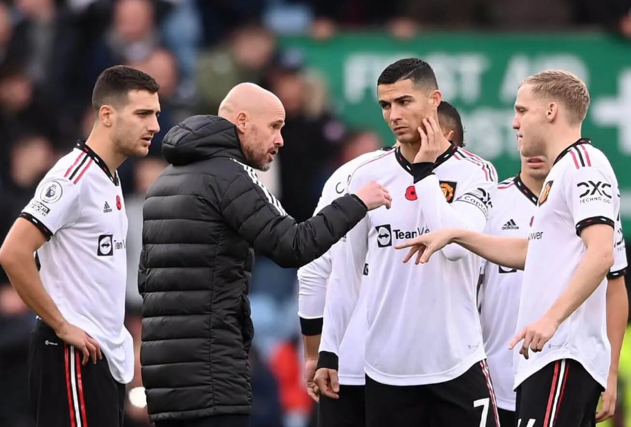 Former Manchester United manager Erik ten Hag issues instructions to Christiano Ronaldo and teammates previously. PHOTO/https://www.facebook.com/profile.php?id=100021882087083