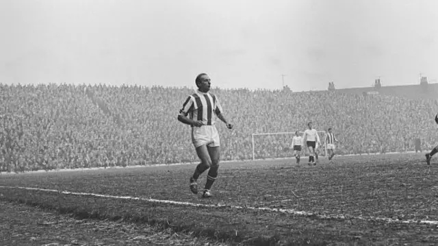 nglish footballer Stanley Matthews (1915 - 2000) of Stoke City plays the last League game of his career