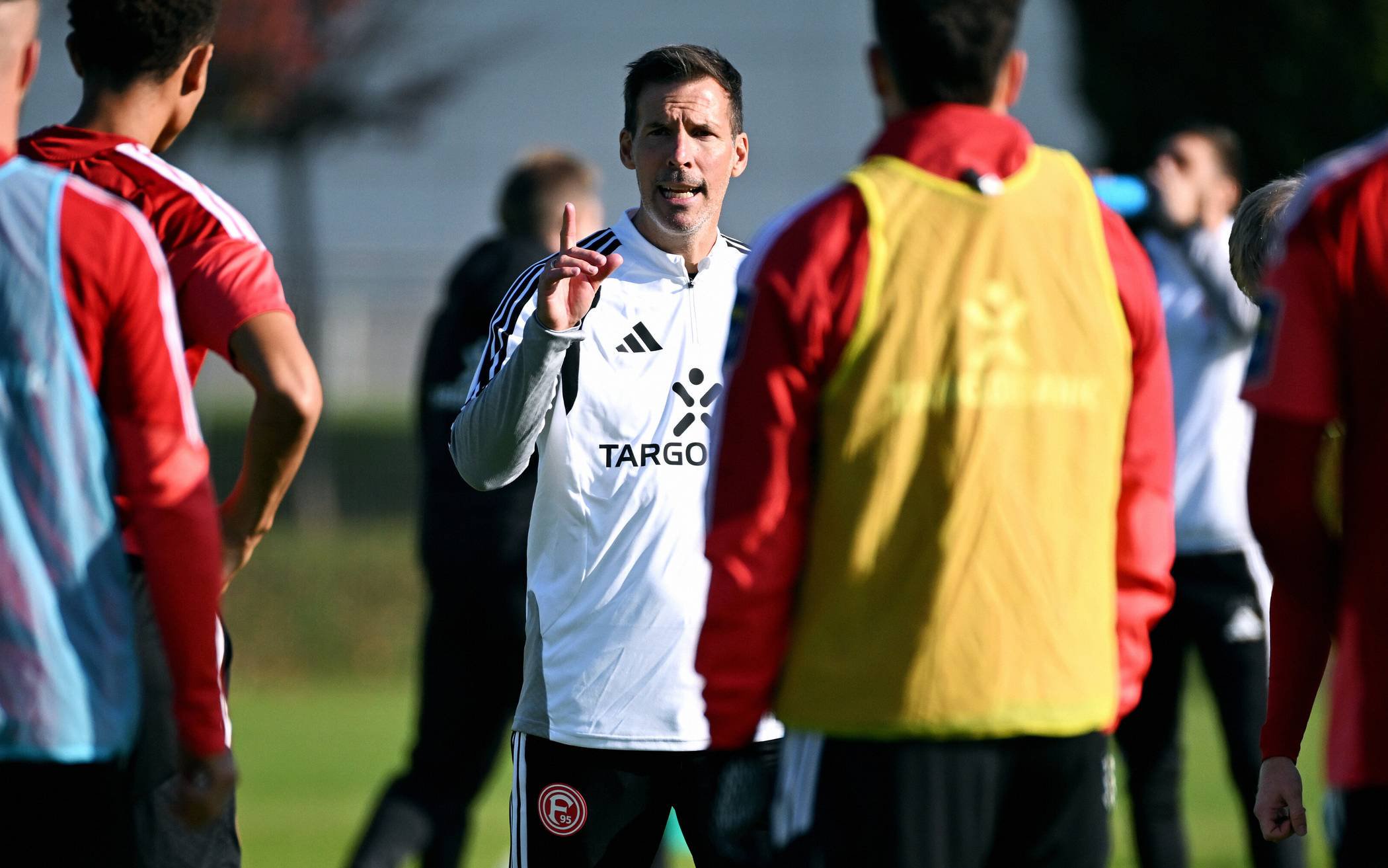 Im Folgenden sehen Sie weitere Bilder der ersten Trainingseinheit von Jens Langeneke als...