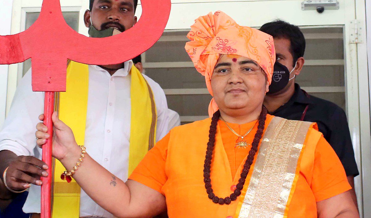 सांसद साध्वी प्रज्ञा सिंह ठाकुर हुई कोरोना संक्रमिक, बयान में कहा था- गोमूत्र पीने से कोई संक्रमण नहीं होता