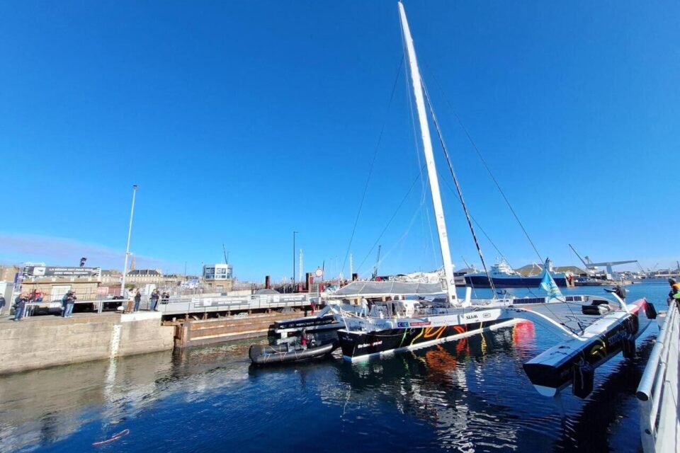 Le Sodebo Ultim 3 de Thomas Coville donnerait-il déjà l'impression qu'il va survoler cette 13e édition de la Route du Rhum ?