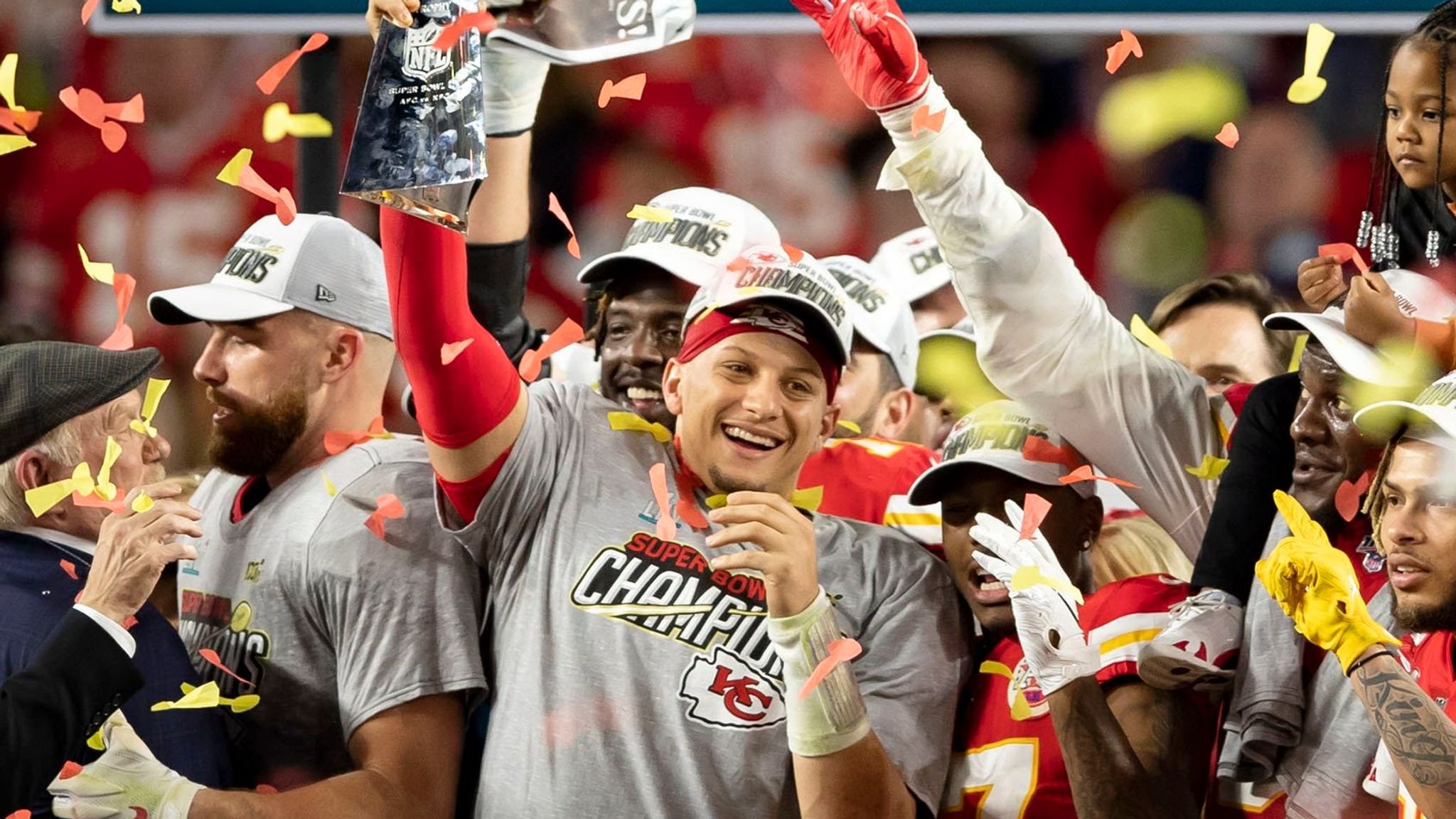 Mahomes lifts the Lombardi Trophy in 2020