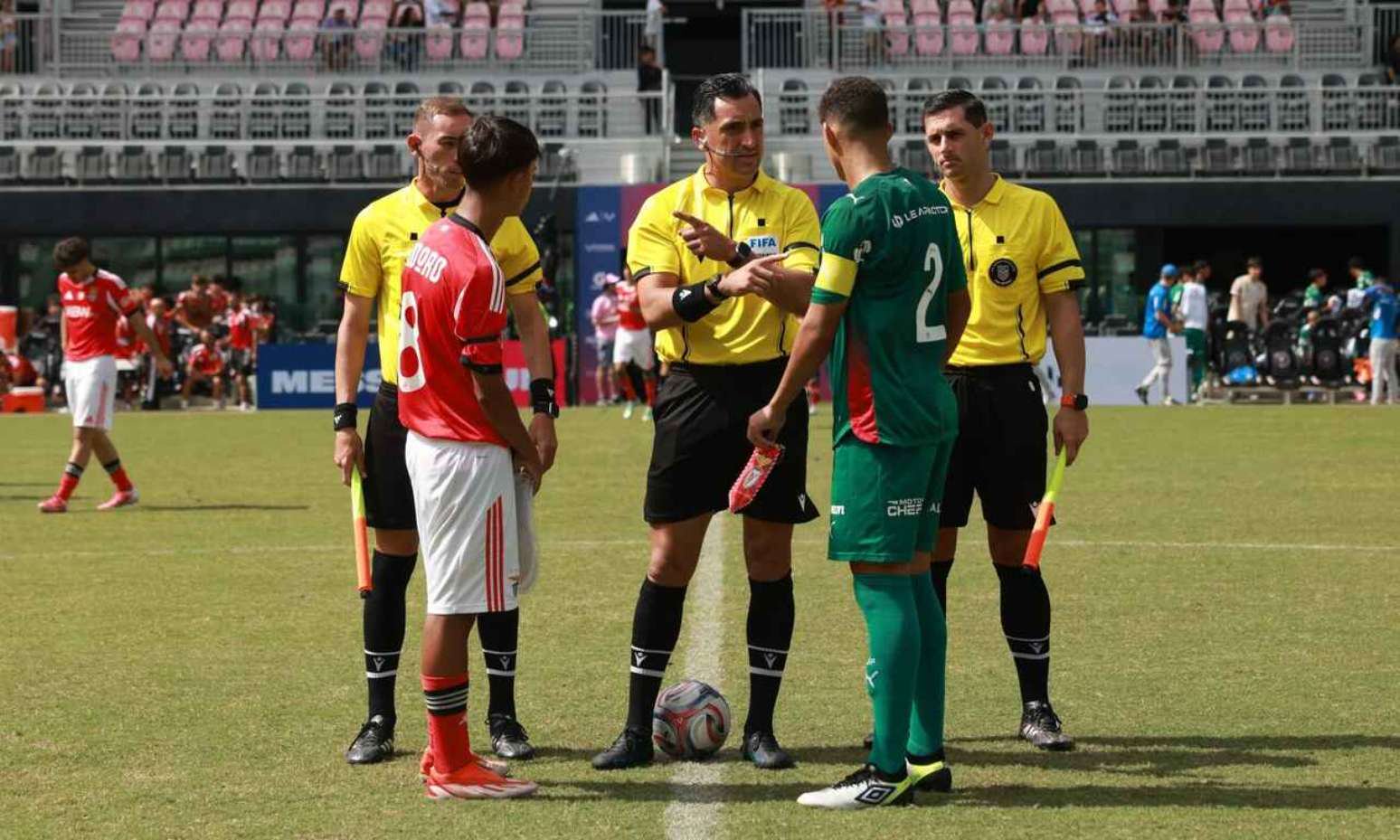 Benfica e Palmeiras duelaram pela quartas de final da Messi Cup. Melhor para o brasileiros –
