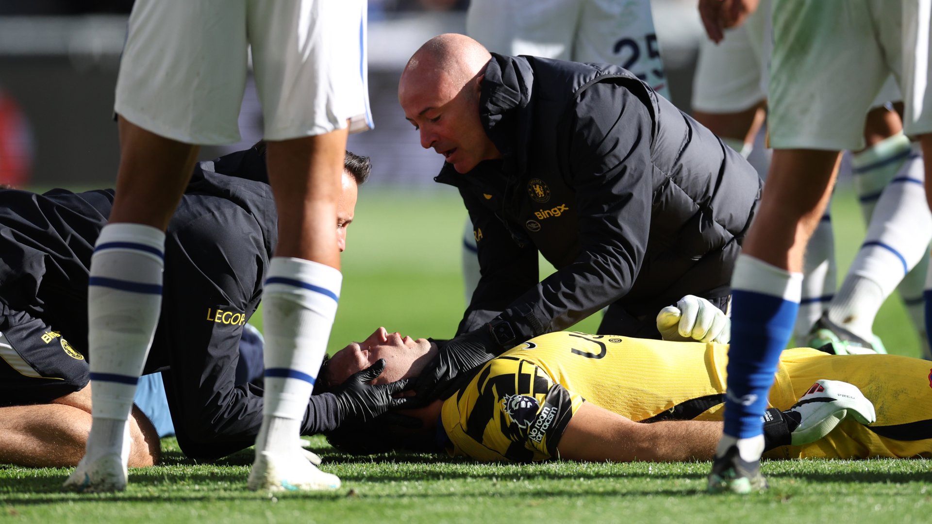 Chelsea goalkeeper Martinez hopes for quick return after sustaining fractured jaw