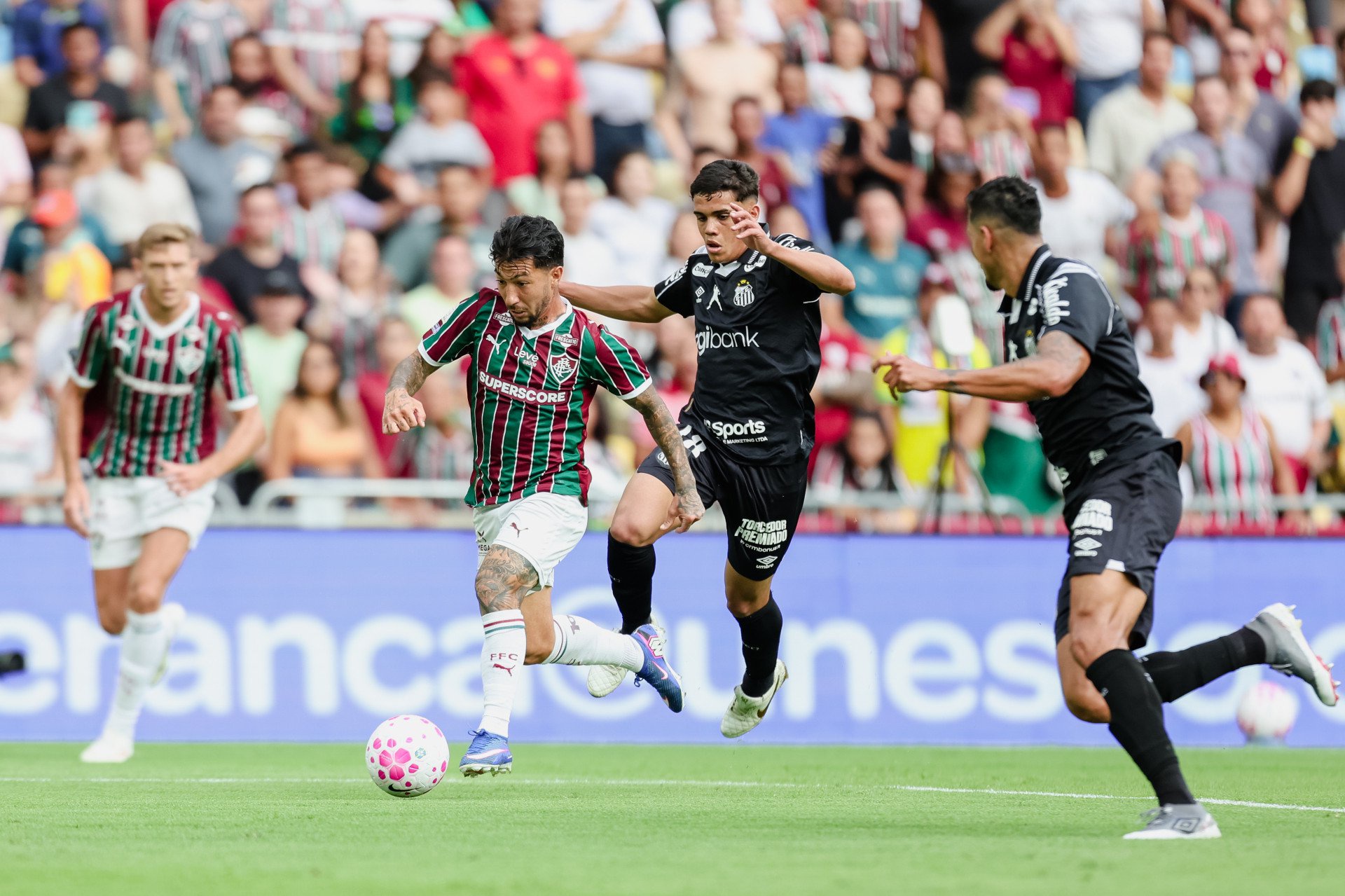 Fluminense enfrentou o Santos, neste domingo (18), no Maracanã, pelo Brasileirão - Marcelo Gonçalves/Fluminense
