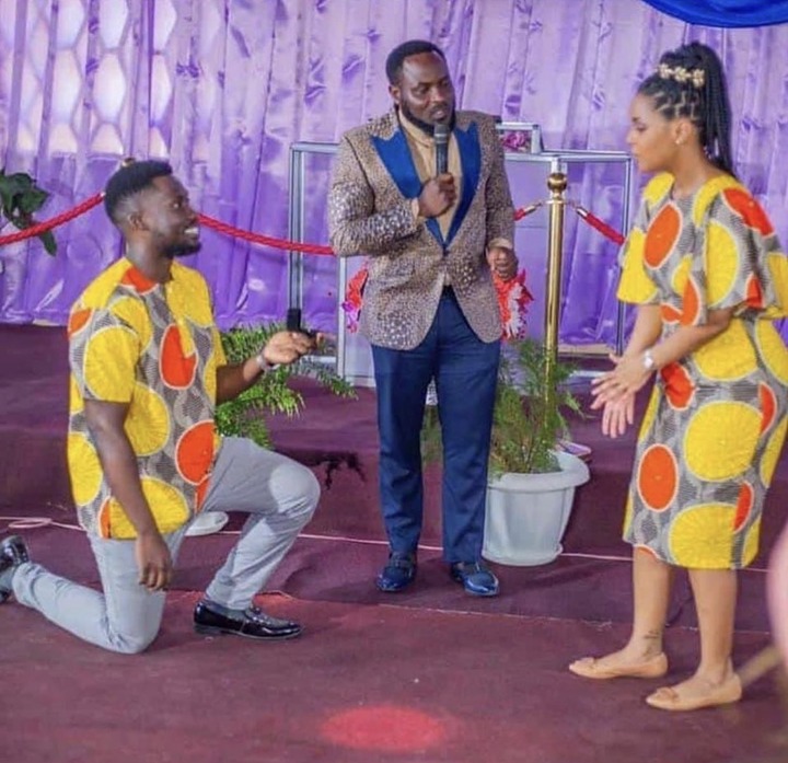 Man in tears as Girlfriend rejects his proposal after wearing matching outfits in church
