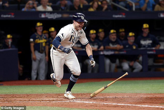 Pinch-hitter Ben Williamson hit a walk-off single in the bottom of the 12th-inning for a 4-3 win