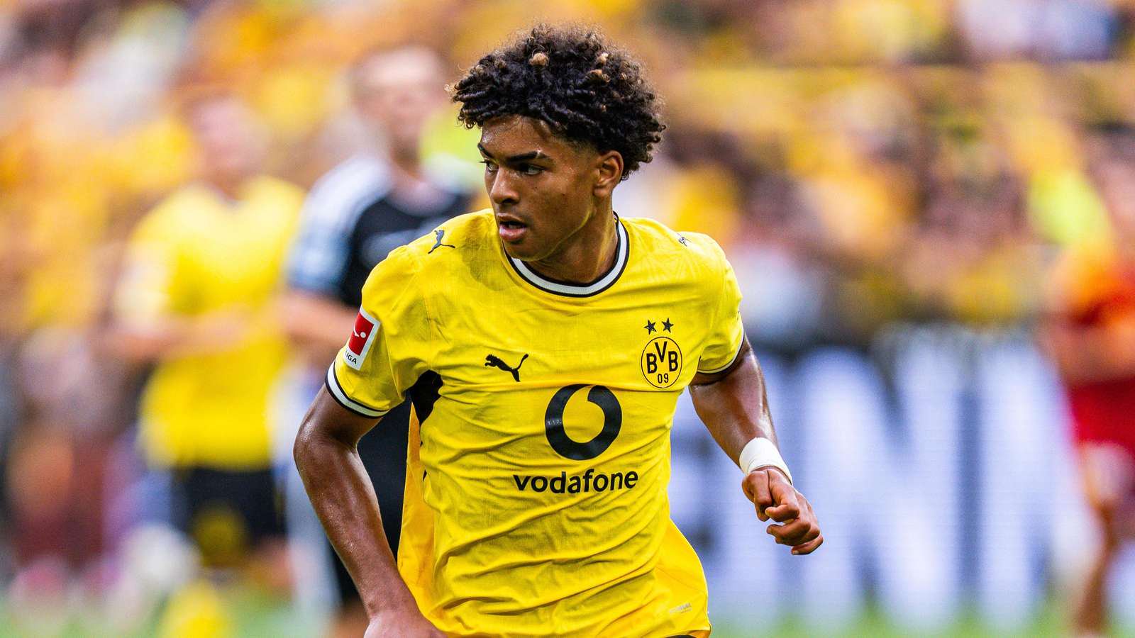 Mathis Albert im BVB-Trikot bei der Saisoneröffnung gegen AS Rom