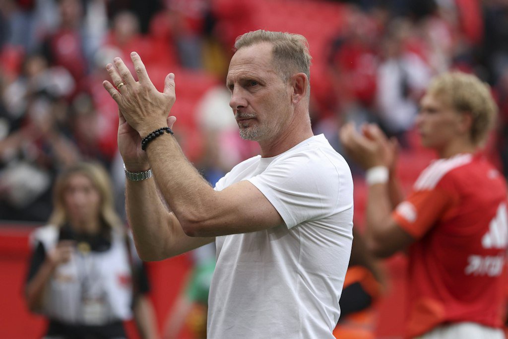 Enttäuschung nach Abpfiff: Trainer Mauro Lustrinelli ging mit Union in Leverkusen unter.