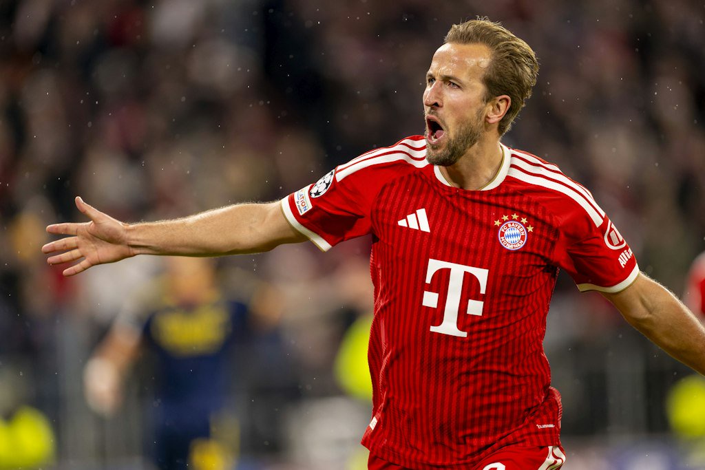 Harry Kane jubelt nach seinem Treffer gegen den FC Arsenal: Der Bayern-Star gilt vor der Ballon-d’Or-Gala als Topfavorit, muss sich mit den Münchnern aber zugleich auf ein anspruchsvolles Mammutprogramm einstellen.
