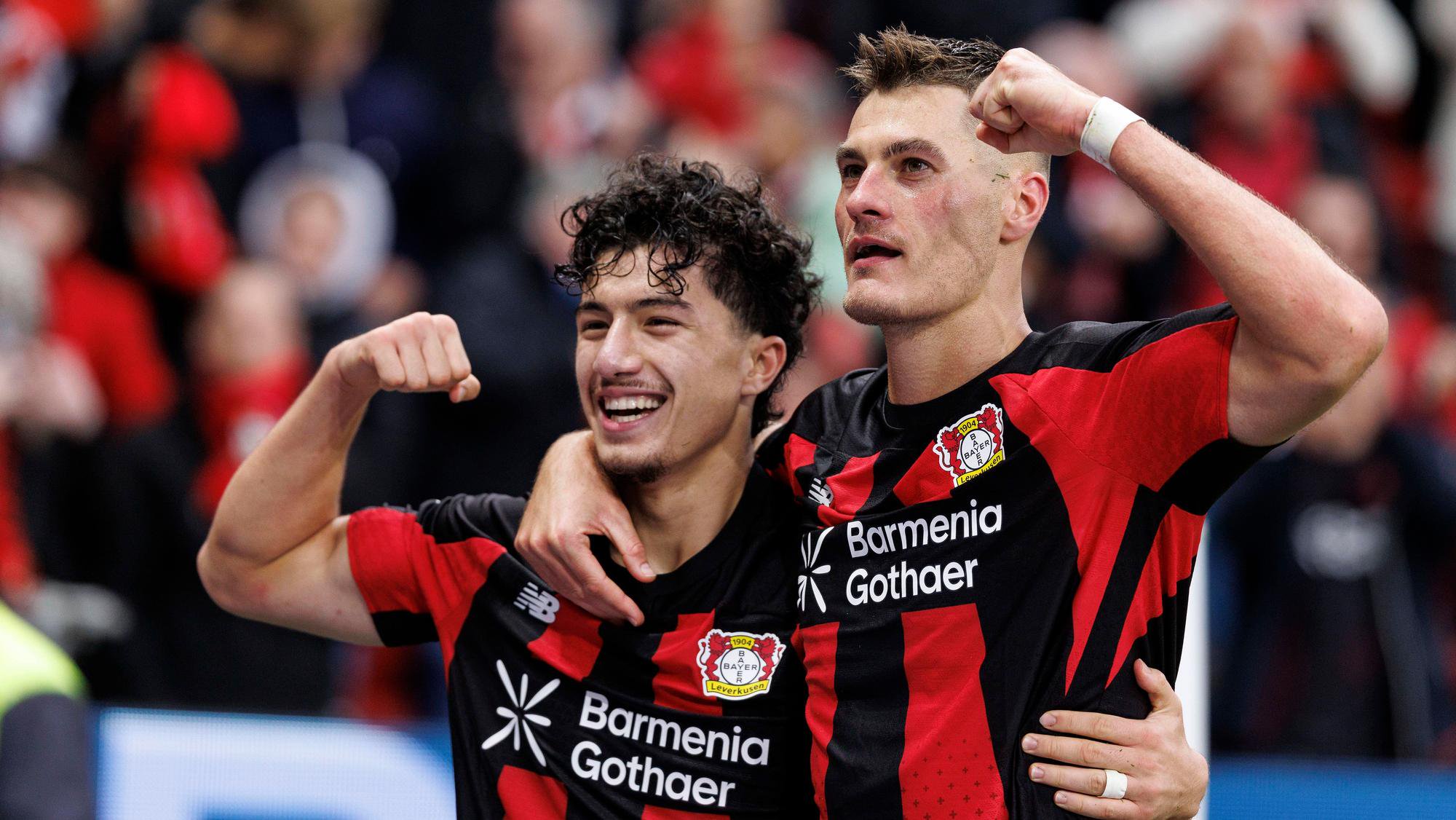 Patrik Schick und Ibrahim Maza jubeln gemeinsam.