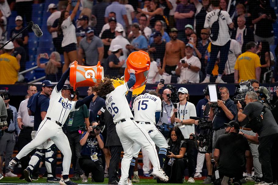 Rays players celebrate