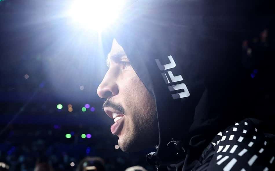 Carlos Prates antes de vitória sobre Jack Della Maddalena no UFC Perth (Foto: Reprodução/Instagram/UFC)