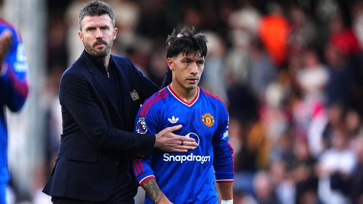 Trainer Michael Carrick und Lisandro Martínez