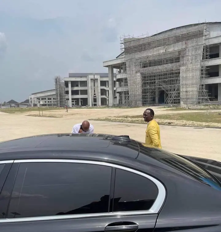 Enenche and Ibiyeomie arriving the site of the Cathedral