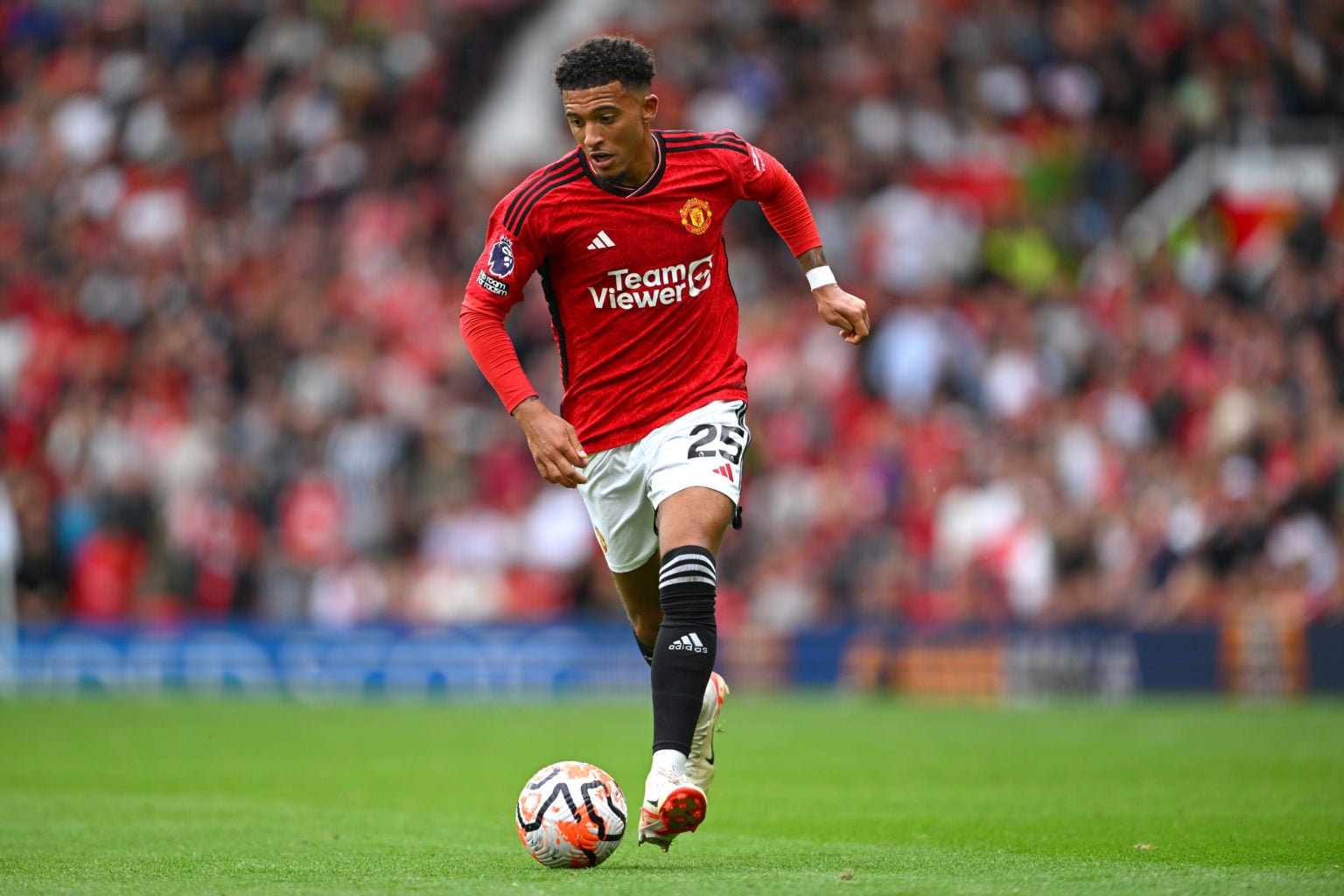 Jadon Sancho in action for Manchester United v Nottingham Forest