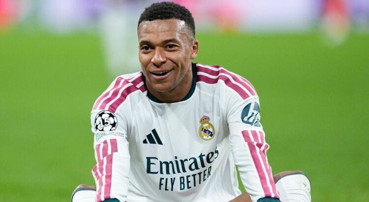 voile - kylian mbappe surprend tout le monde avec ces bombes volantes a 100 kmh en plein coeur de saint-tropez