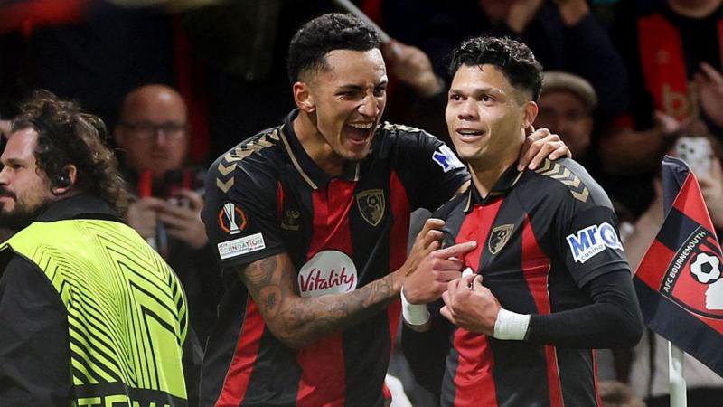 Alvaro Rodriguez (left) and Evanilson celebrate 