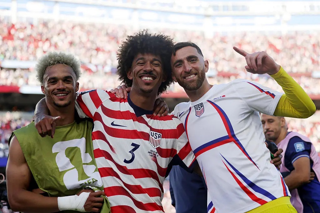 Antonee Robinson, Chris Richards