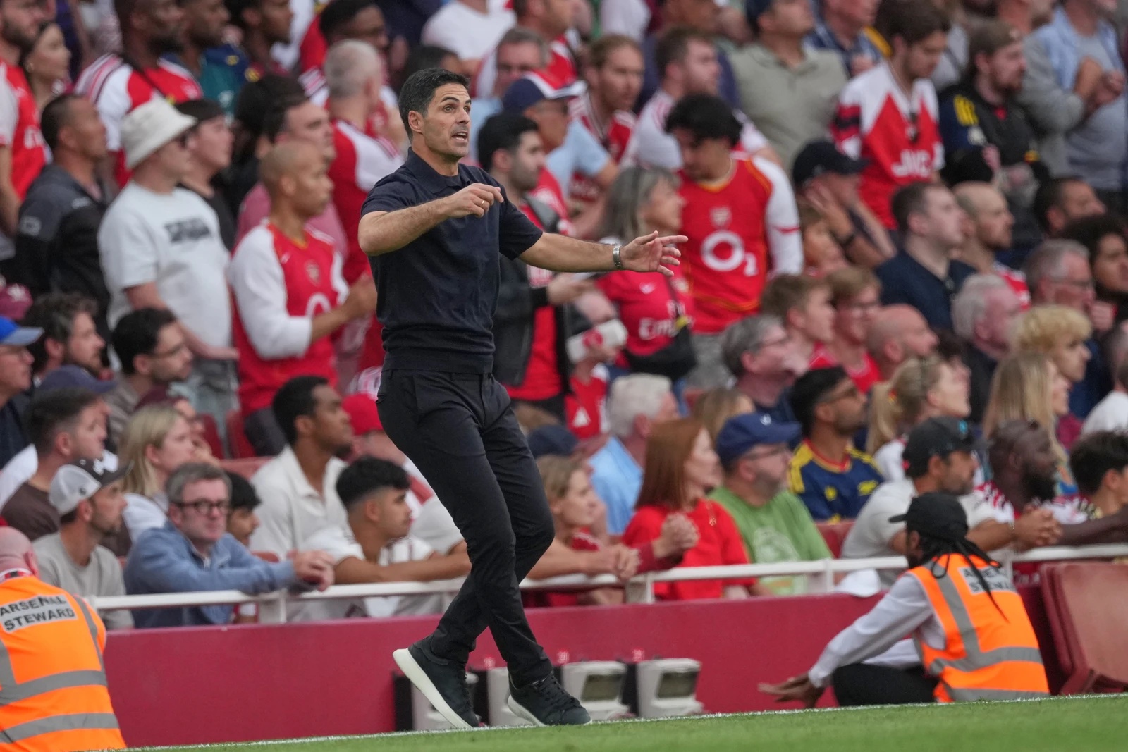 Arsenal's manager Mikel Arteta reacts during the English Premier League soccer match between Arsenal and Chelsea in London, Sept. 6, 2026. (AP)