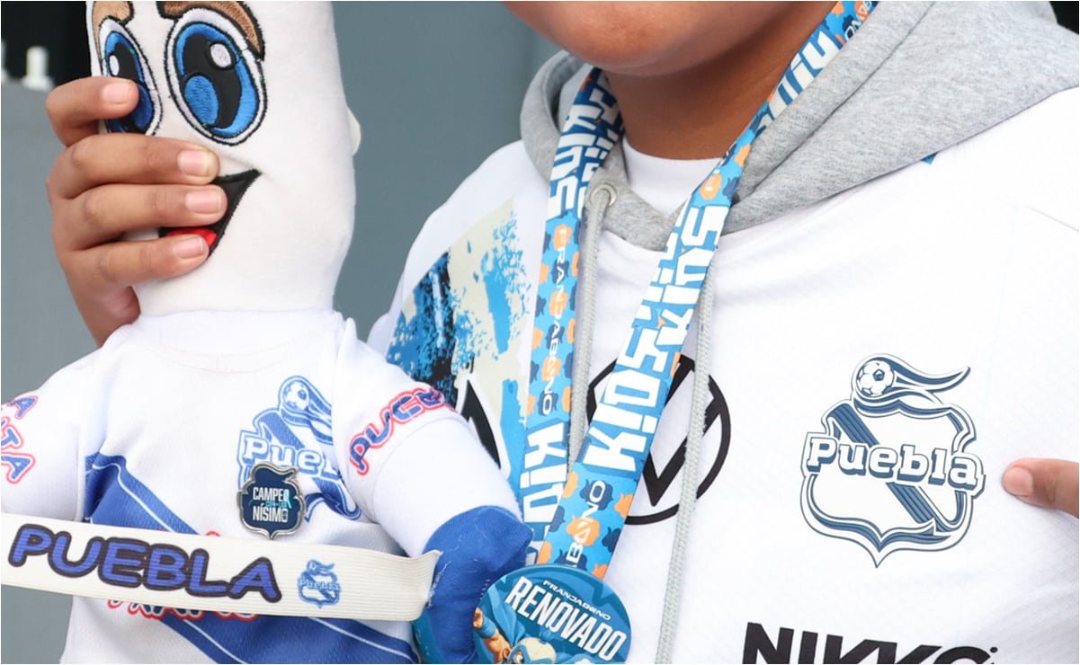 WWE's Kiana James Shows Support for Puebla FC at SoFi Stadium