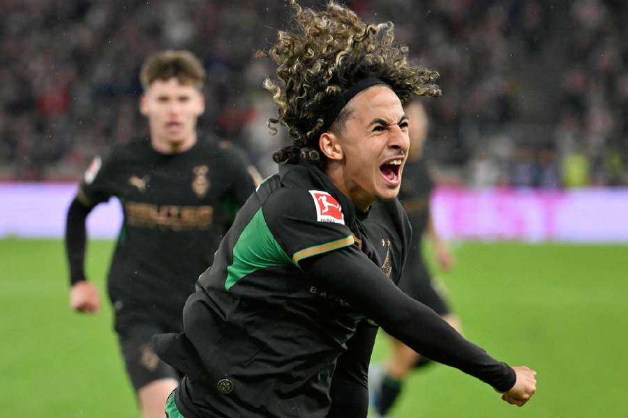 Shuto Machino celebrates goal