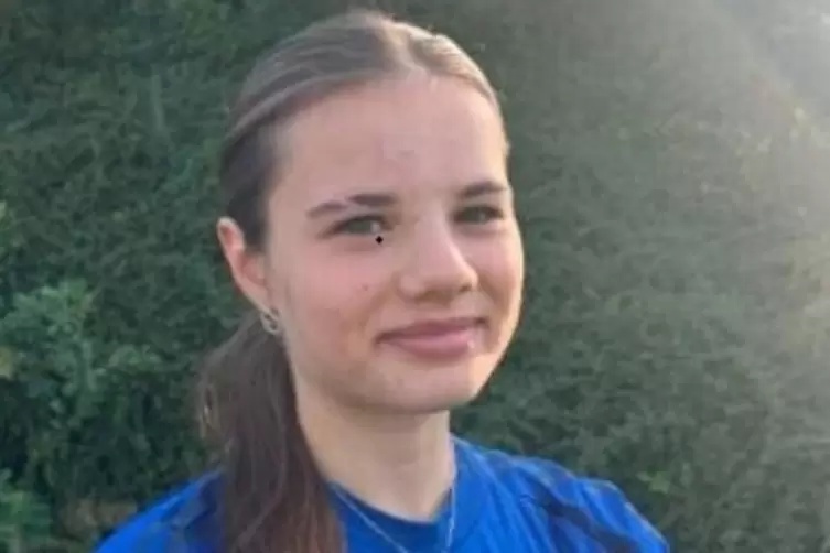 Sofia Fritzinger, die erst 16-jährige Stürmerin des TuS Heltersberg.