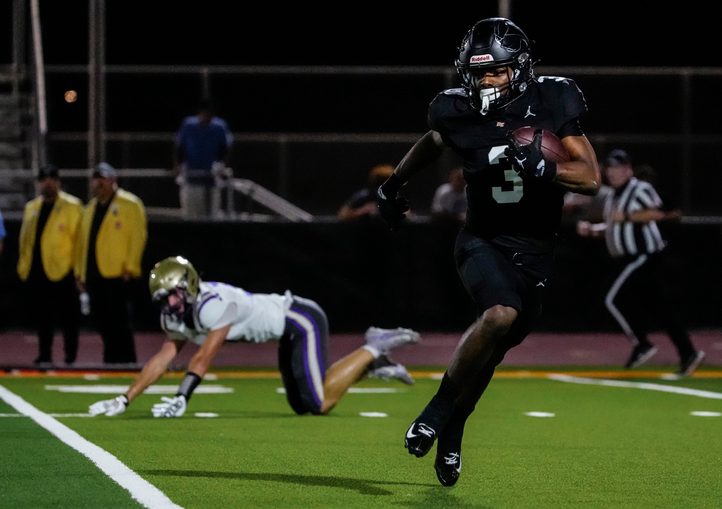 Desert Edge receiver Hajj Brown (3) returns a punt against Notre Dame Prep during a game at Desert Edge High School in Goodyear on Sept. 10, 2026.