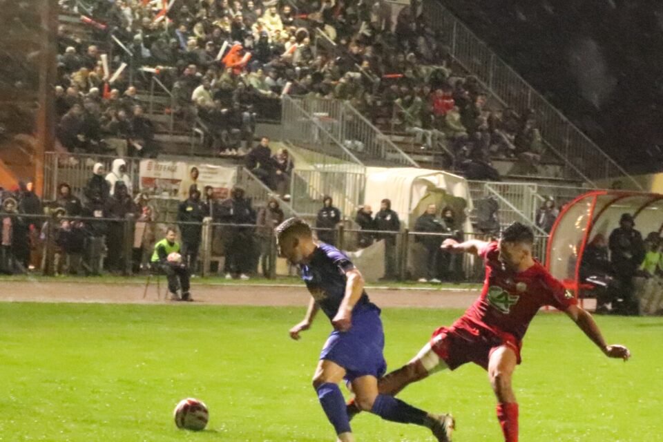Devant un bon millier de spectateurs, Mézidon n'a pas été en mesure de bousculer la hiérarchie face au FC Rouen 1899 ce samedi 24 octobre 2026.