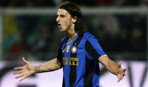 Inter Milan's forward forward Zlatan Ibrahimovic of Sweden (R) celebrates after scoring against Palermo
