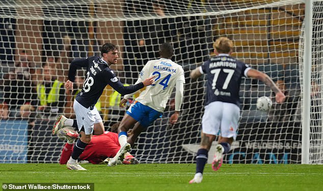 Embarrrassment for Rangers after Dan Neil blunder allowed Callum Jones to make it 2-2