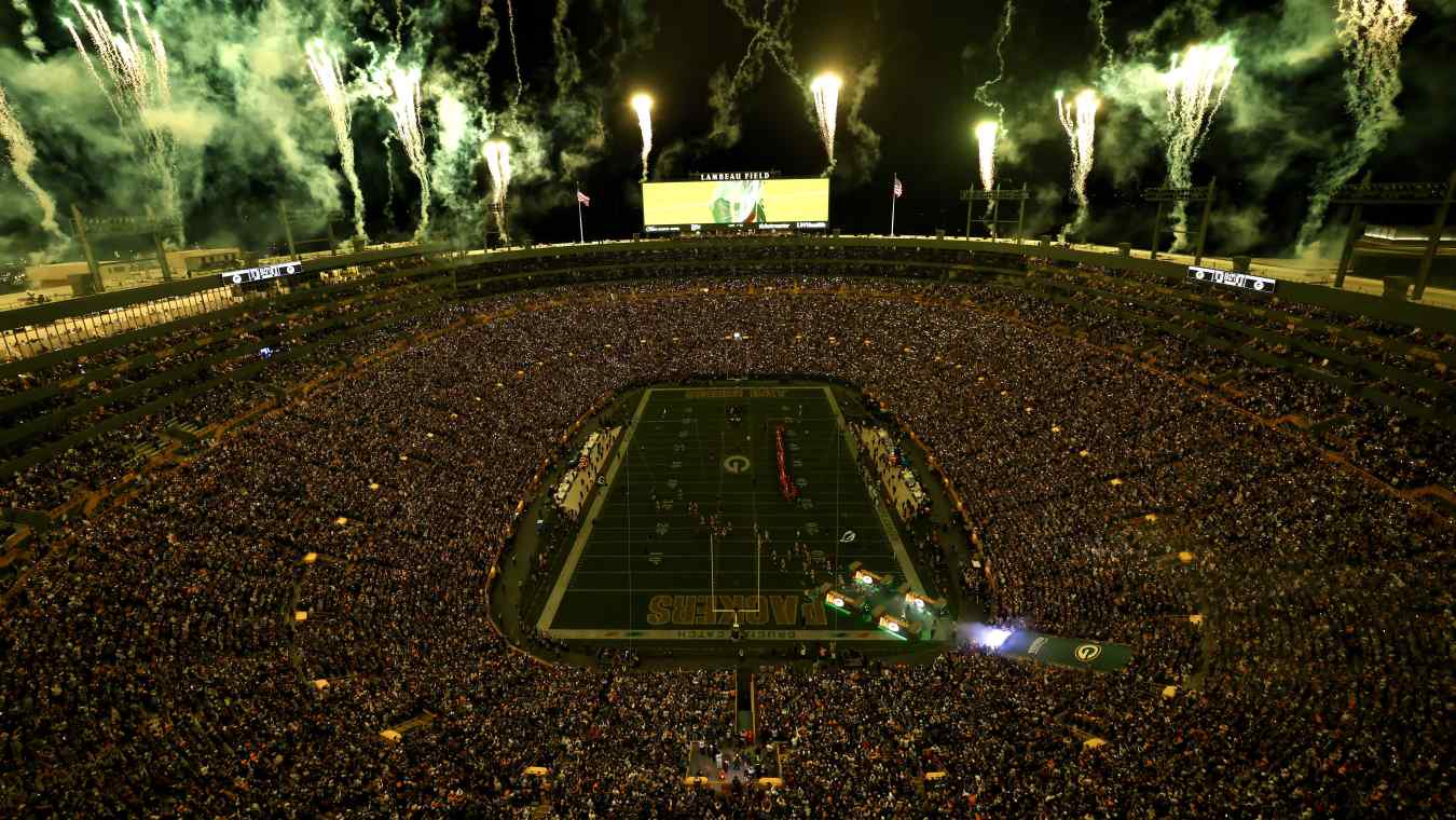 Dallas Cowboys v Green Bay Packers