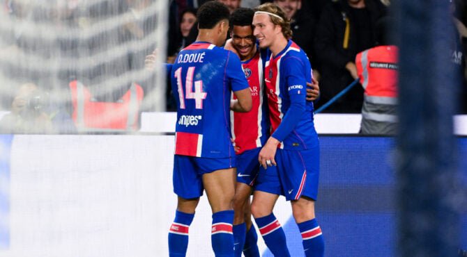 Le PSG fait céder Lyon, Godts et Mayulu répondent présents