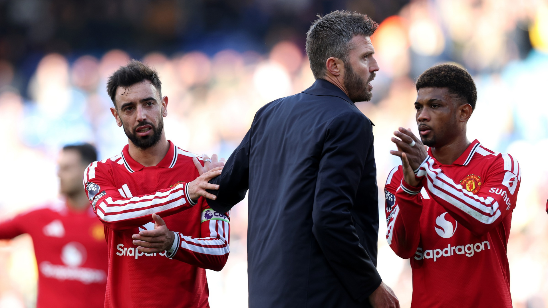 Carrick confirms ‘fully committed’ Fernandes will remain Man Utd captain