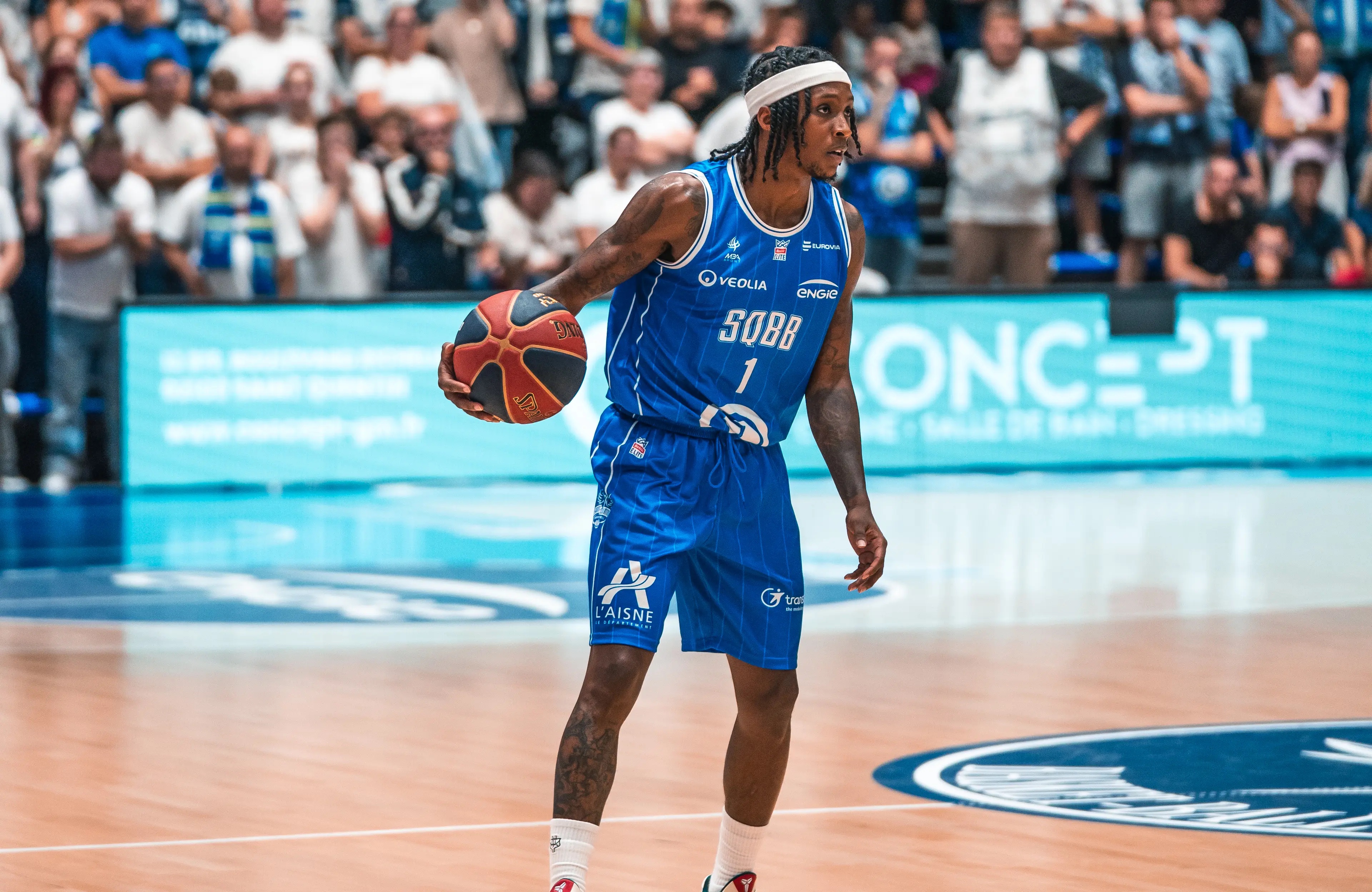 Erick Neal sous les couleurs du SQBB pour la première journée de Betclic Élite face à Bourg.