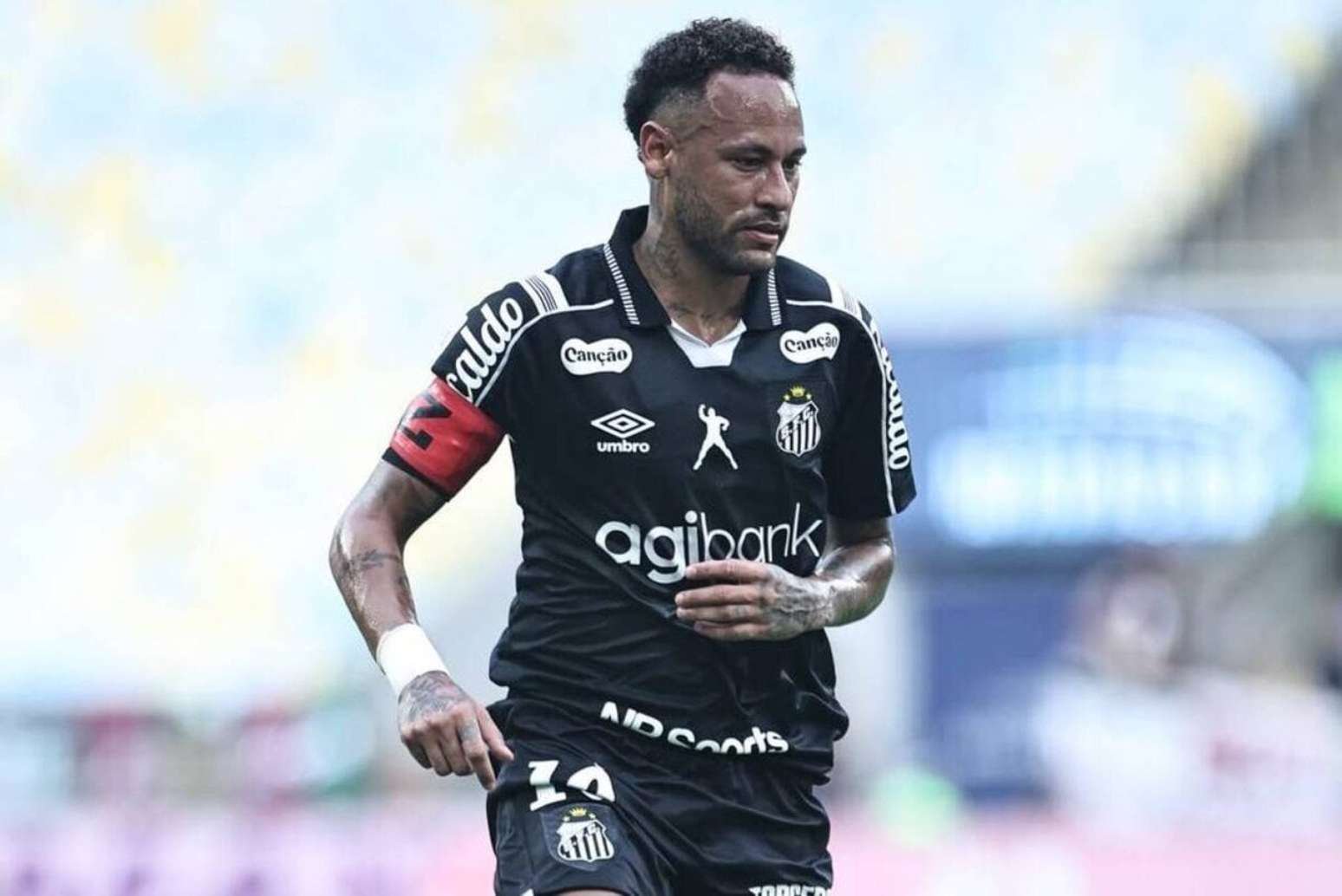 Neymar colocou uma bola na trave diante do Fluminense no Maracanã –