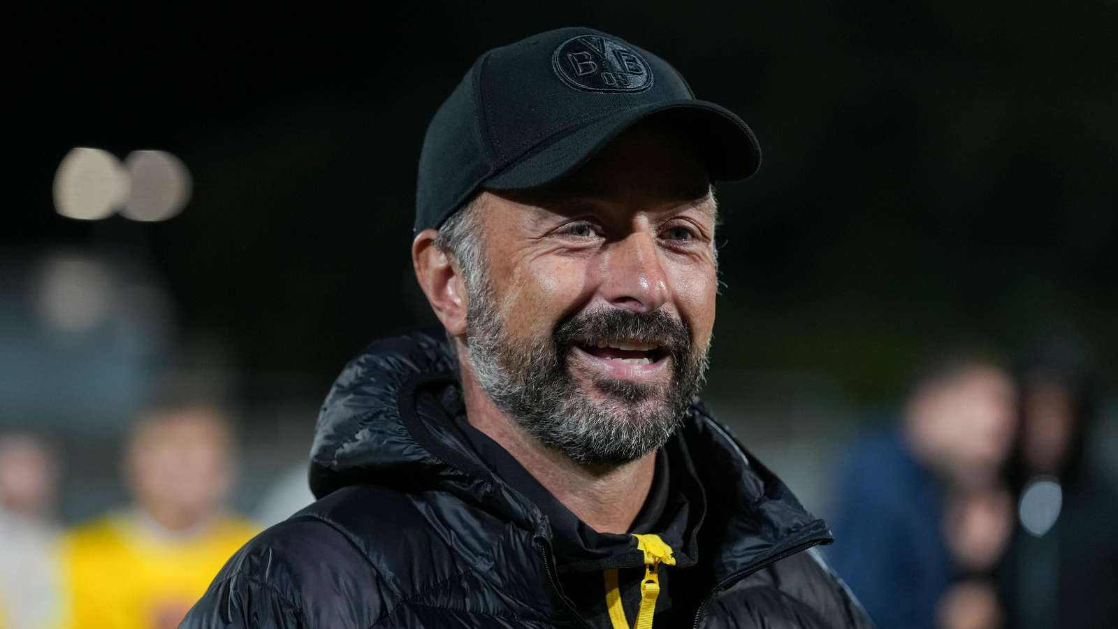 Daniel Rios lächelt nach dem U23-Sieg des BVB über Westfalia Rhynern.