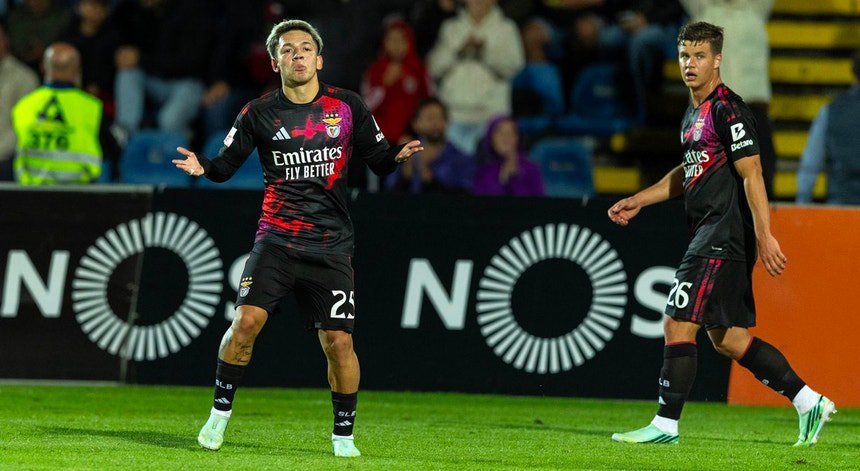 Benfica beat Santa Clara 2-1 as Prestianni scores winning goal
