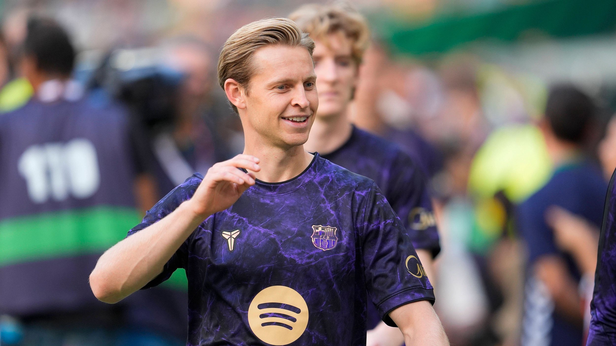Frenkie de Jong Faces Uncertain Barcelona Future Amid Hansi Flick's Defensive Experiment