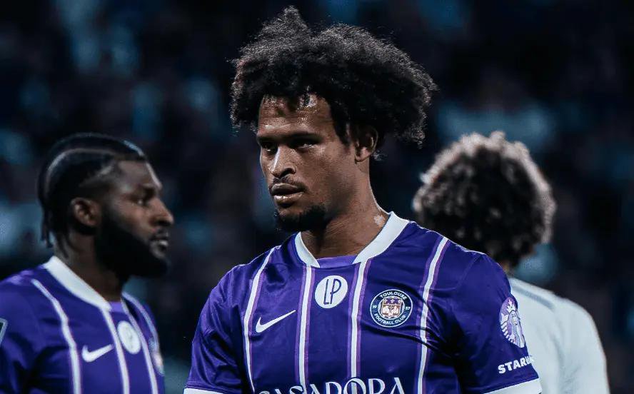 Nicolaisen en patron, Russell-Rowe et Jorgensen en difficulté : les notes data de TFC - ESTAC