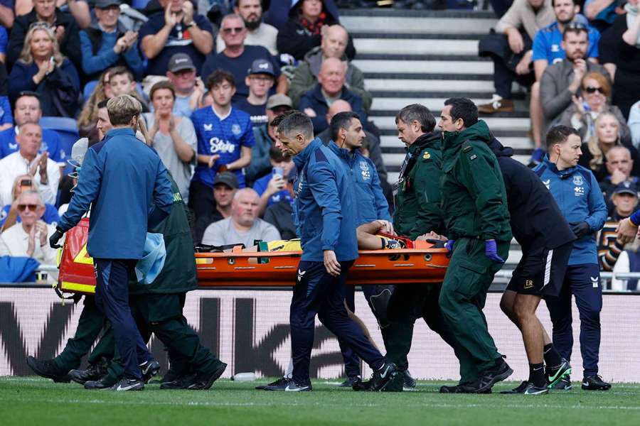 'He left the stadium conscious' - Alonso delivers Martinez update after horror injury