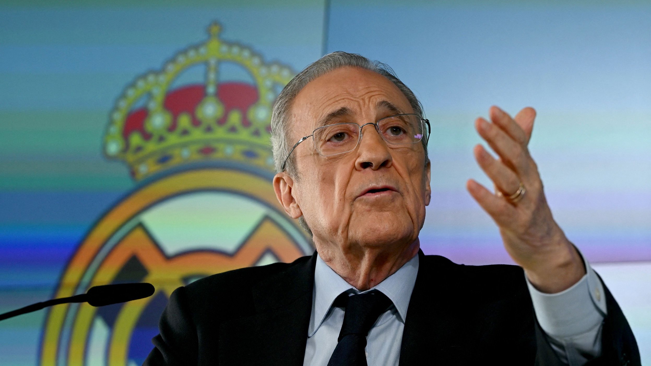 A presence that irritates Pérez: the old president's enemy watches the Clásico from the Camp Nou stands