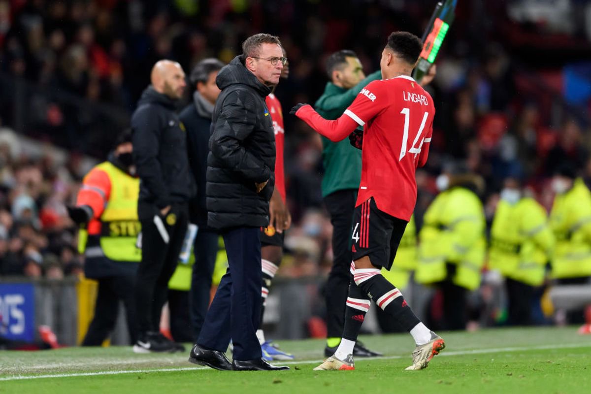 Ralf Rangnick of Manchester United talks to Jesse Lingard