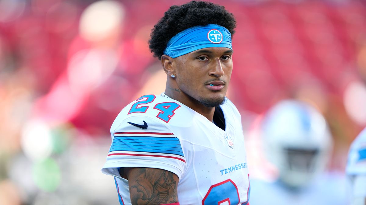 Alontae Taylor was a healthy scratch for the Titans despite signing a $60 million contract this offseason