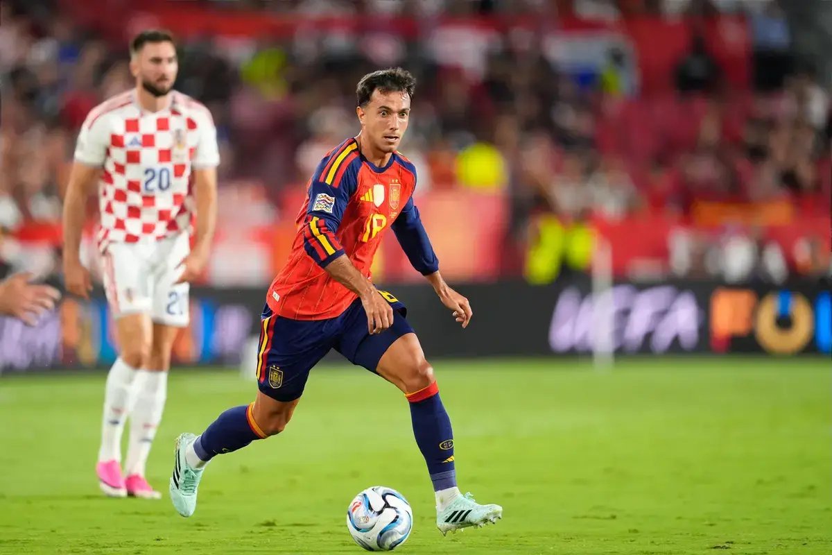 Martin Zubimendi d’Arsenal envisage un possible transfert au Real Madrid alors que la concurrence au milieu de terrain se renforce.