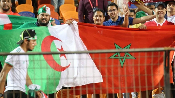في فيديو شاهده أكثر من مليون شخص جزائريون يساندون المنتخب المغربي من مدينة جيجل وأحدهم يردد المغرب نموت عليه شجعونا من قبل وحتى حنا كنشجعوهم