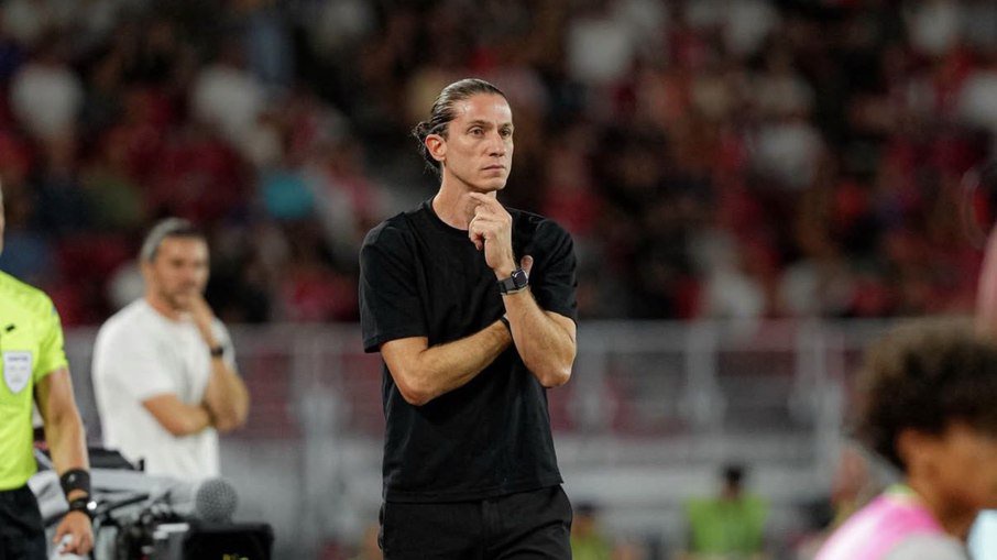 Filipe Luís tem início histórico pelo Monaco